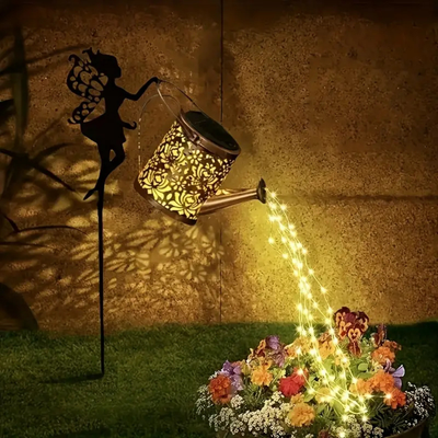 NoelPour™ – Solarbetriebene Weihnachtsmann Gießlampe