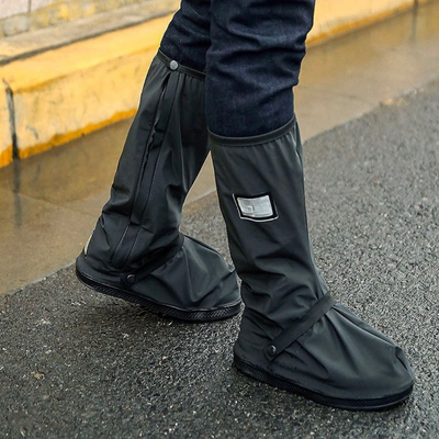 AquaShield™ – Wasserdichte Rutschfeste Schutzüberzüge für Schuhe