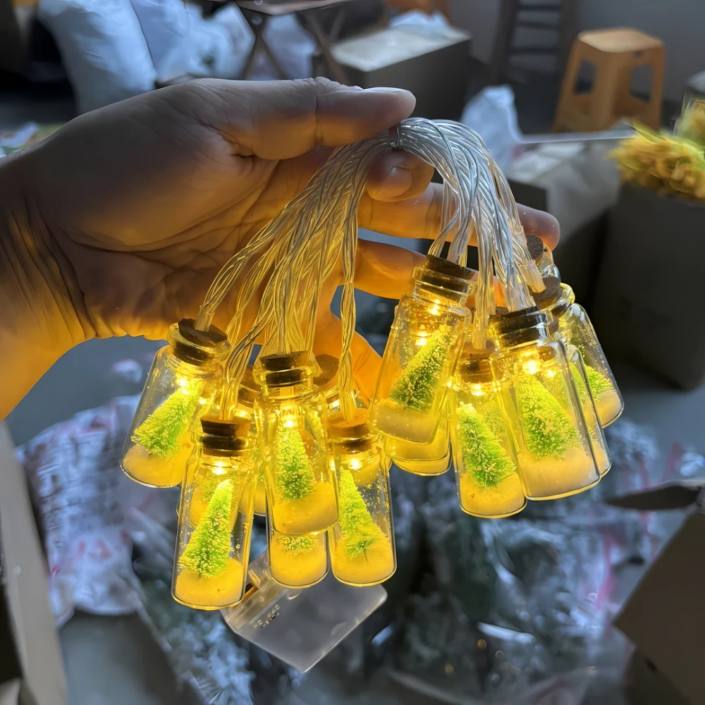 FrostGlow™ – LED Weihnachts-Lichterkette mit Schneeglühbirnen