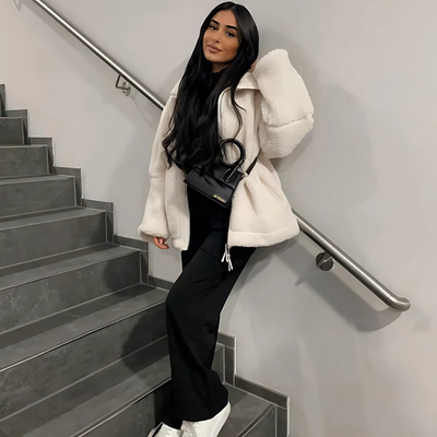 Ninna™ – Damen Cozy Chic Plüschjacke