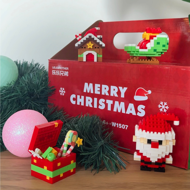 MerryBlocks™ – Weihnachts-Bauspielzeug mit 12 Bauklötzen