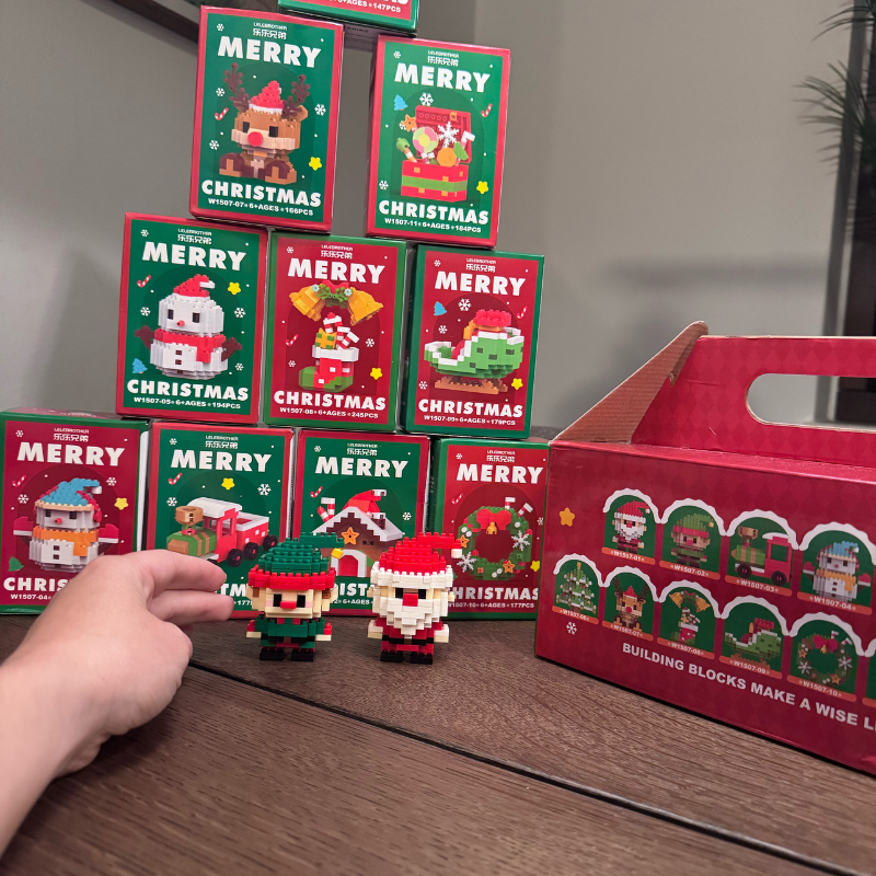 MerryBlocks™ – Weihnachts-Bauspielzeug mit 12 Bauklötzen
