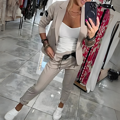 Vela™ – Maßgeschneiderter Damen-Loungeanzug