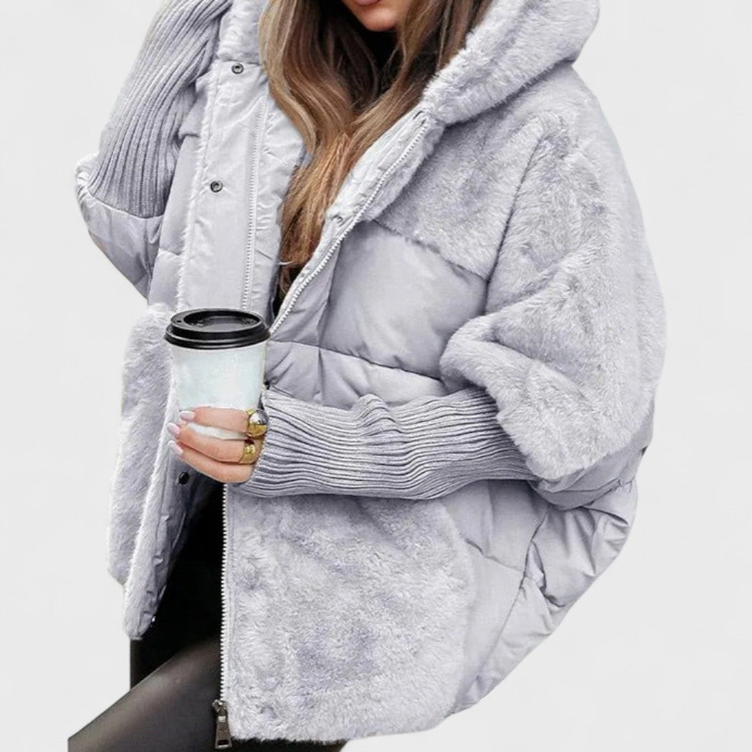 Sabine™ – Weiche Damen Daunenjacke mit Kapuze