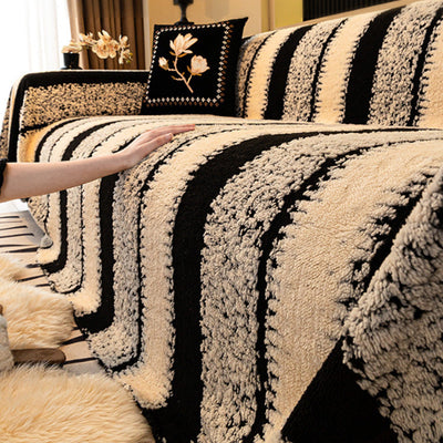 VelvaNest™ – Rutschfester Premium Plüsch Sofabezug